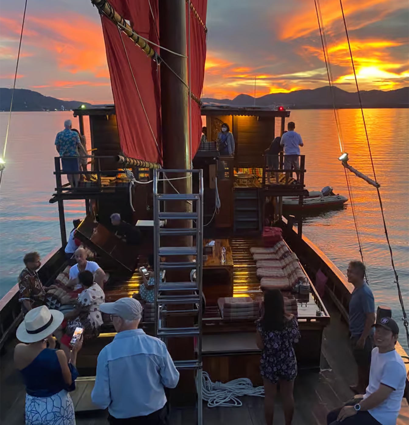 Siamtara sunset dinner cruise fra Hua Hin
